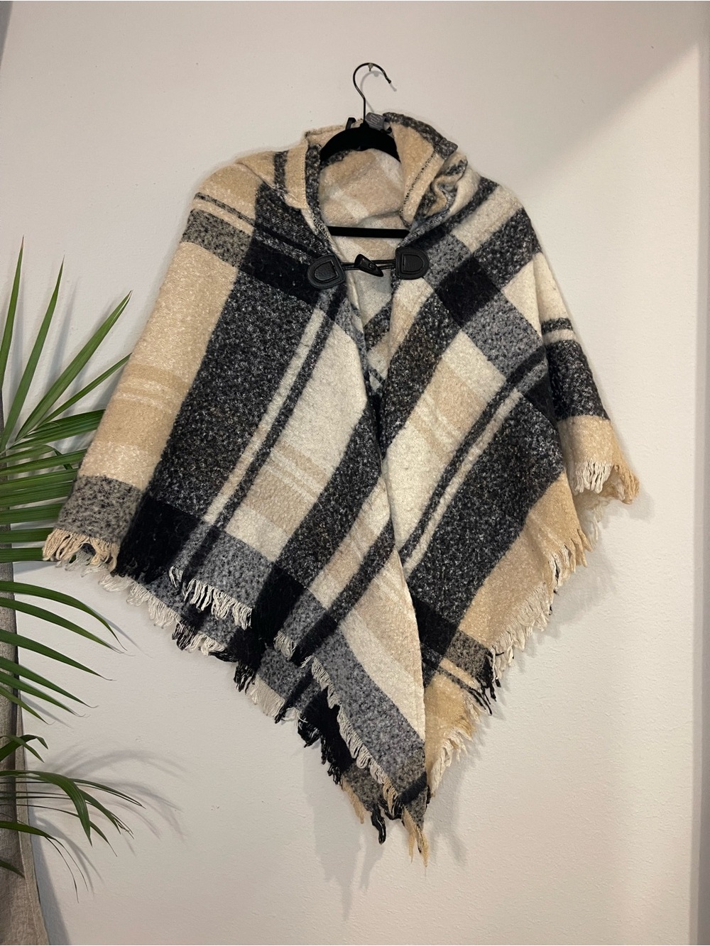 Vince Camuto Black Cream Plaid Hooded Poncho